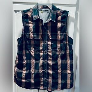Eddie Bauer Classic Fit, Black and Pink Plaid Pattern.  Sleeveless.  Size Large.